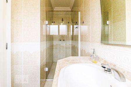 Casa para alugar com 216m², 4 quartos e 2 vagasBanheiro Suíte 2