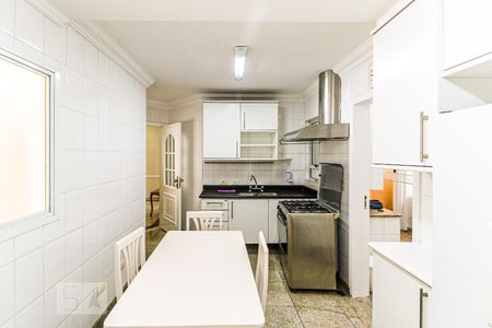 Casa para alugar com 216m², 4 quartos e 2 vagasCozinha