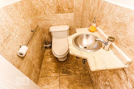 Casa para alugar com 216m², 4 quartos e 2 vagasLavabo