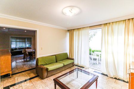 Casa para alugar com 216m², 4 quartos e 2 vagasSala