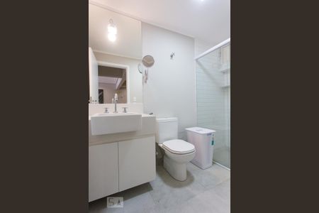 Banheiro de apartamento para alugar com 1 quarto, 48m² em Consolação, São Paulo