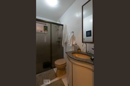 Banheiro social de apartamento à venda com 3 quartos, 90m² em Vila Santo Estéfano, São Paulo