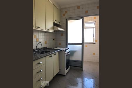 Cozinha de apartamento para alugar com 3 quartos, 67m² em Vila Lageado, São Paulo