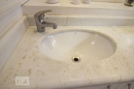 Pia de apartamento para alugar com 1 quarto, 40m² em Vila Tramontano, São Paulo