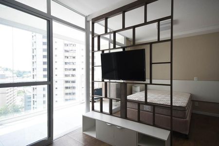 Sala de tv de apartamento para alugar com 1 quarto, 35m² em Real Parque, São Paulo