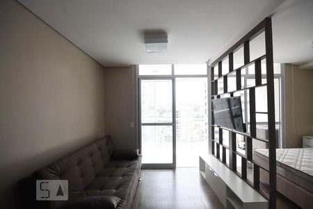 Sala de tv de apartamento para alugar com 1 quarto, 35m² em Real Parque, São Paulo