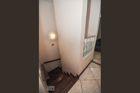 Apartamento para alugar com 246m², 3 quartos e 2 vagasCorredor - Escada de Acesso aos Quartos