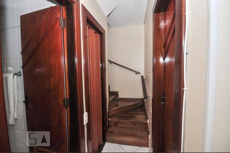 Apartamento para alugar com 246m², 3 quartos e 2 vagasCorredor - Escada 