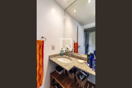 Apartamento à venda com 70m², 3 quartos e 1 vaga Apartamento à venda com 70m², 3 quartos e 1 vagaBanheiro da Suíte