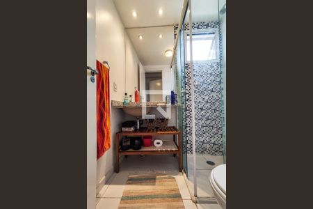 Apartamento à venda com 70m², 3 quartos e 1 vaga Apartamento à venda com 70m², 3 quartos e 1 vagaBanheiro da Suíte