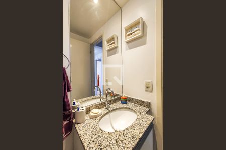 Apartamento à venda com 70m², 3 quartos e 1 vaga Apartamento à venda com 70m², 3 quartos e 1 vagaBanheiro Social