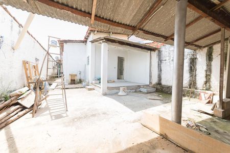 Casa à venda com 100m², 2 quartos e 2 vagas Casa à venda com 100m², 2 quartos e 2 vagasQuintal