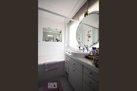 Banheiro suíte 1 de apartamento para alugar com 3 quartos, 367m² em Vila Morumbi, São Paulo