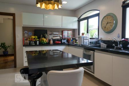 Apartamento para alugar com 240m², 4 quartos e 3 vagasCozinha