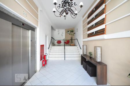 Apartamento para alugar com 106m², 2 quartos e 2 vagasHall social