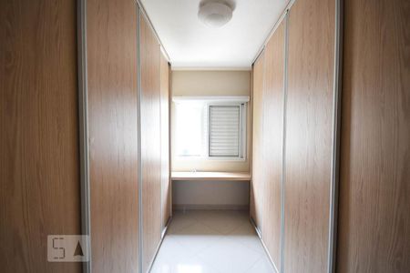 Apartamento para alugar com 106m², 2 quartos e 2 vagasArmário da suíte 