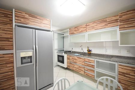 Apartamento para alugar com 106m², 2 quartos e 2 vagasCozinha