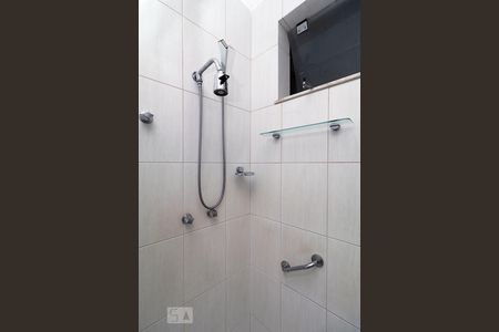 Apartamento à venda com 70m², 2 quartos e 1 vagaBox Banheiro Social.