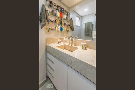 Banheiro suíte de apartamento para alugar com 2 quartos, 80m² em Indianópolis, São Paulo