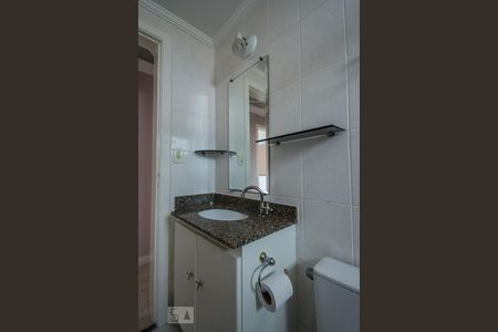 Banheiro de apartamento para alugar com 2 quartos, 60m² em Vila Valparaíso, Santo André