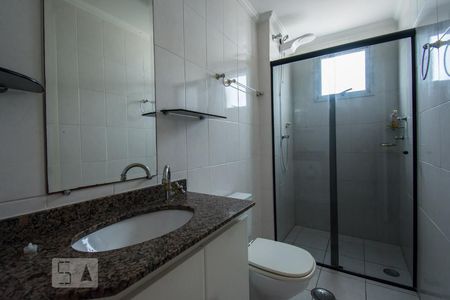 Banheiro de apartamento para alugar com 2 quartos, 60m² em Vila Valparaíso, Santo André