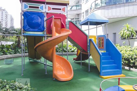 Apartamento à venda com 105m², 3 quartos e 1 vagaPlayground