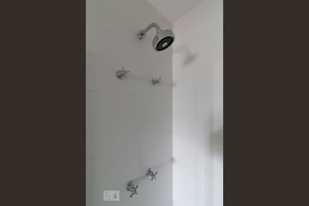 Apartamento à venda com 59m², 2 quartos e 1 vagaDetalhe do banheiro da suíte