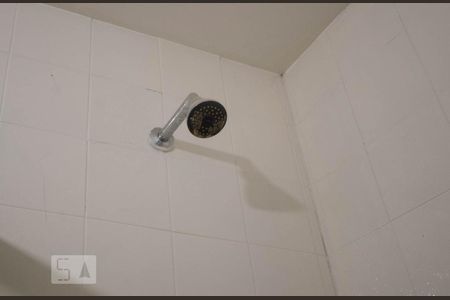 Chuveiro do banheiro social de apartamento para alugar com 3 quartos, 112m² em Leblon, Rio de Janeiro