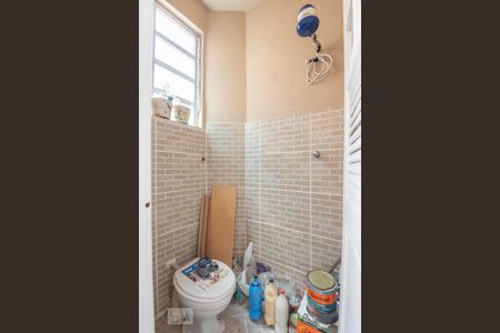 Apartamento à venda com 96m², 3 quartos e sem vaga Apartamento à venda com 96m², 3 quartos e sem vagaBanheiro de serviço