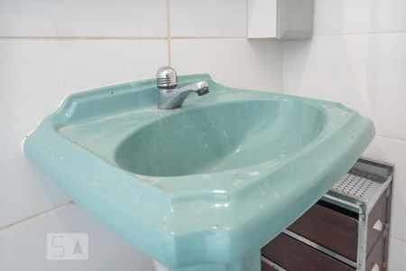 Apartamento à venda com 96m², 3 quartos e sem vaga Apartamento à venda com 96m², 3 quartos e sem vagaBanheiro social