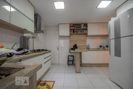 Cozinha de apartamento para alugar com 3 quartos, 127m² em Santo Amaro, São Paulo