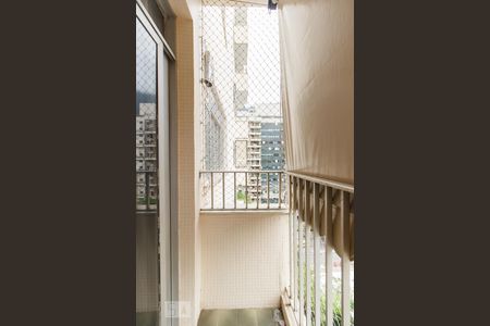 Apartamento à venda com 128m², 3 quartos e 2 vagas Apartamento à venda com 128m², 3 quartos e 2 vagasSacada