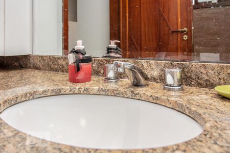 Casa de condomínio à venda com 450m², 5 quartos e 4 vagasSuíte 2