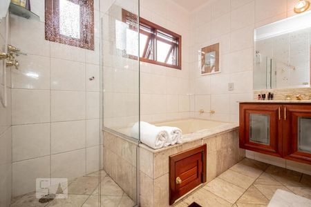 Casa de condomínio à venda com 450m², 5 quartos e 4 vagasSuíte 3