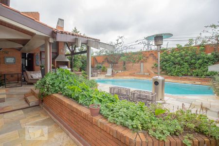 Casa de condomínio à venda com 450m², 5 quartos e 4 vagasQuintal