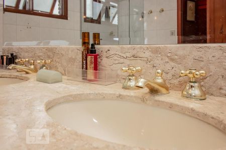 Casa de condomínio à venda com 450m², 5 quartos e 4 vagasSuíte 3