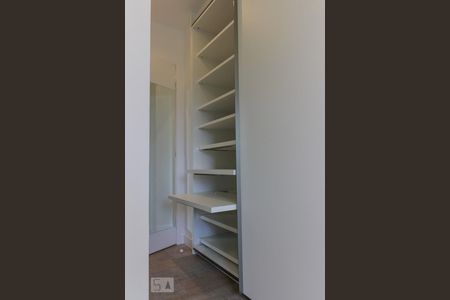 Apartamento à venda com 89m², 2 quartos e 2 vagas Apartamento à venda com 89m², 2 quartos e 2 vagasSuíte