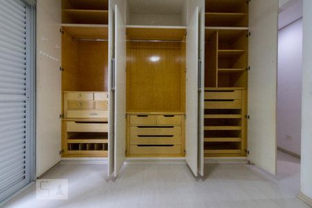 Apartamento para alugar com 150m², 3 quartos e 4 vagasArmários Quarto Suíte 1 