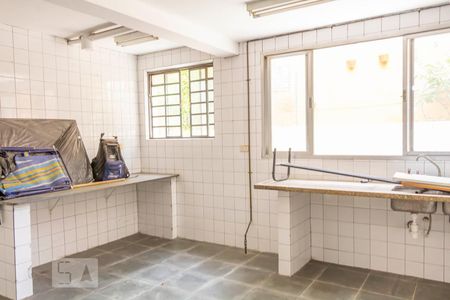 Salão de casa para alugar com 3 quartos, 400m² em Chácara Inglesa, São Paulo