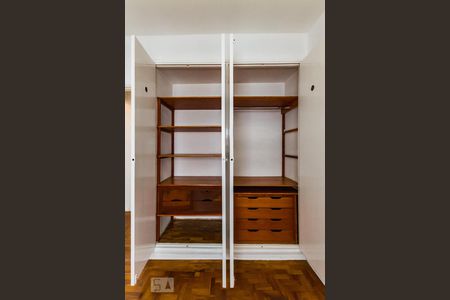 Apartamento à venda com 95m², 2 quartos e 2 vagasQuarto 2