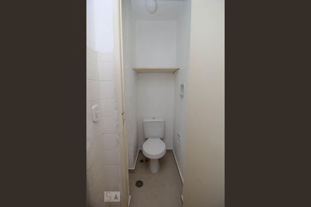 Apartamento para alugar com 56m², 1 quarto e sem vaga Apartamento para alugar com 56m², 1 quarto e sem vagaBanheiro de Serviço