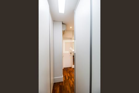 Apartamento à venda com 106m², 3 quartos e 2 vagasCloset da suíte 1