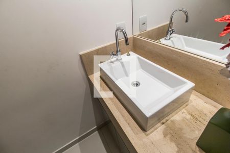 Detalhe do banheiro de apartamento à venda com 3 quartos, 106m² em Empresarial 18 do Forte, Barueri