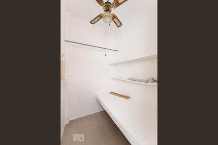 Apartamento para alugar com 70m², 3 quartos e sem vagaQuarto de Serviço