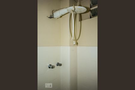 Banheiro de kitnet/studio para alugar com 1 quarto, 40m² em Copacabana, Rio de Janeiro