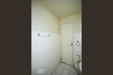 Banheiro de kitnet/studio para alugar com 1 quarto, 40m² em Copacabana, Rio de Janeiro