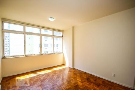 Sala de kitnet/studio para alugar com 1 quarto, 40m² em Copacabana, Rio de Janeiro