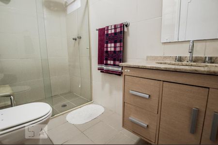 Banheiro de apartamento para alugar com 2 quartos, 130m² em Bom Retiro, São Paulo