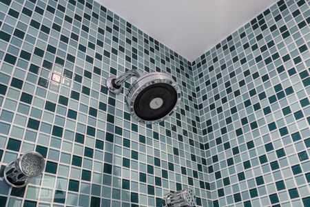 Chuveiro de apartamento à venda com 1 quarto, 49m² em Vila Cordeiro, São Paulo