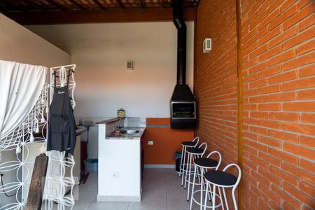 Casa à venda com 200m², 4 quartos e 2 vagasChurrasqueira